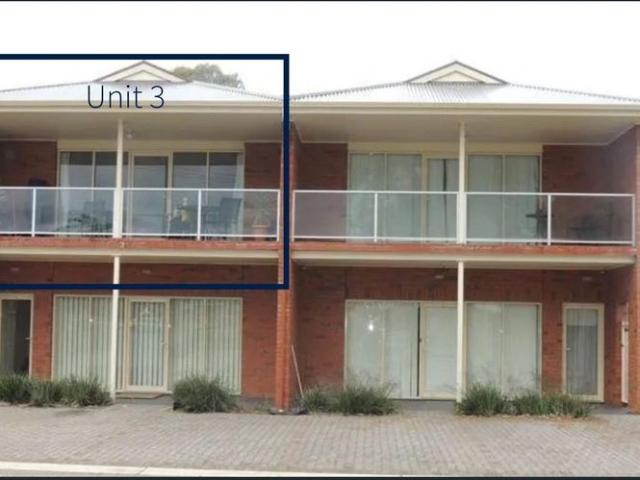 Light filled 2 Bedroom second storey unit in Morphett Vale