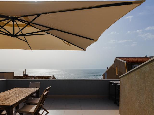 Light Filled Gorgeous 3 Bedroom Home w/Ocean View