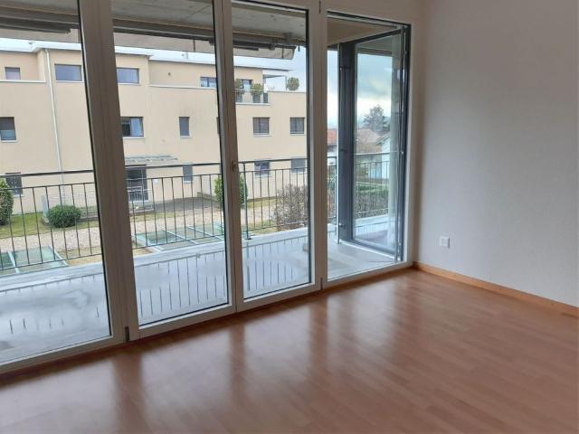 Light flooded 3.5 room apartment on the 1st floor