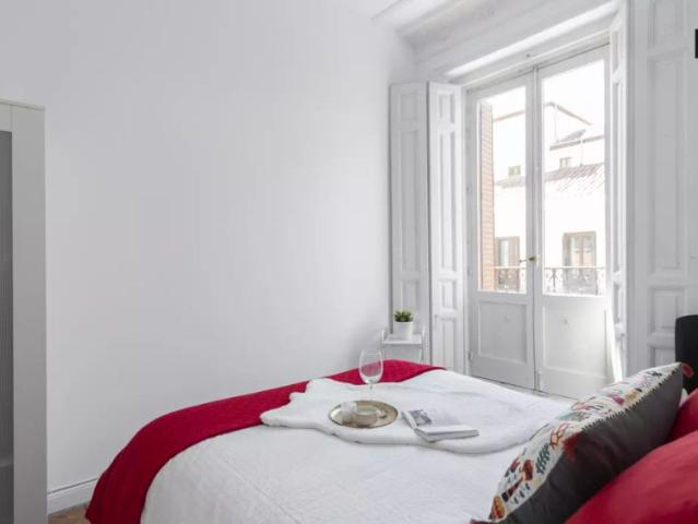 Light room with chest of drawers in shared apartment, Puerta del Sol