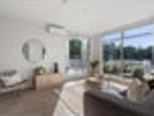 Light,Space & Lifestyle in the Heart of Browns Bay