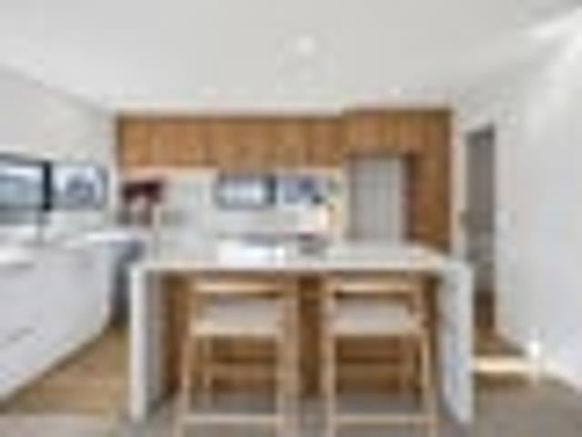 Light, Spacious and Effortlessly Modern