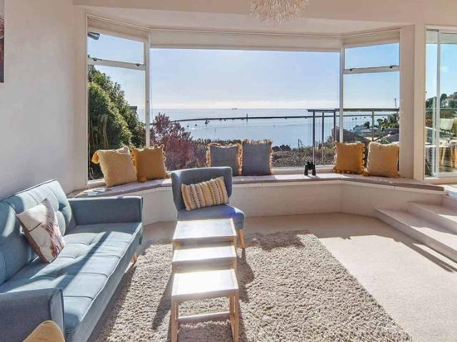 Lighthouse Vista Spacious Home with Views