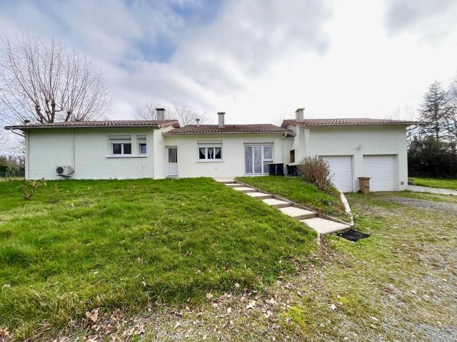 LIGNAN DE BORDEAUX Maison de 120 m2 habitables avec combles et un grand garage de 36 m2 sur une parcelle de 6