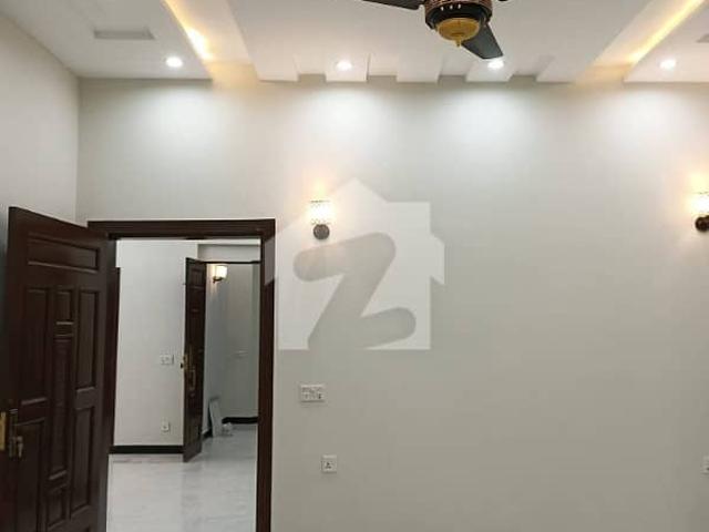 Like New 05 Marla Slightly Used Residential House For Sale
