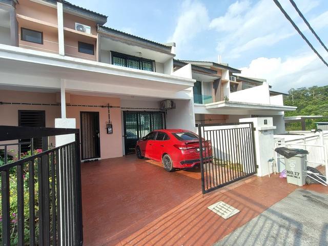 Like new condition beautiful home ready for you