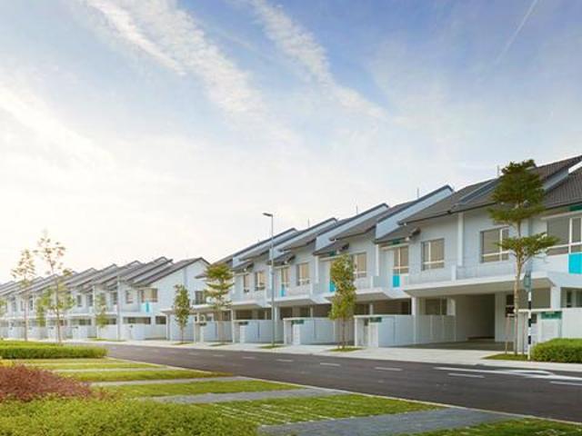 Like NEW Superlink Private Garden 2 storey House 4R4B Tropicana Aman