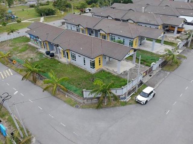 LIKE NEW FREEHOLD CORNER LOT BANGLO 1 TINGKAT Taman Jasin Perdana