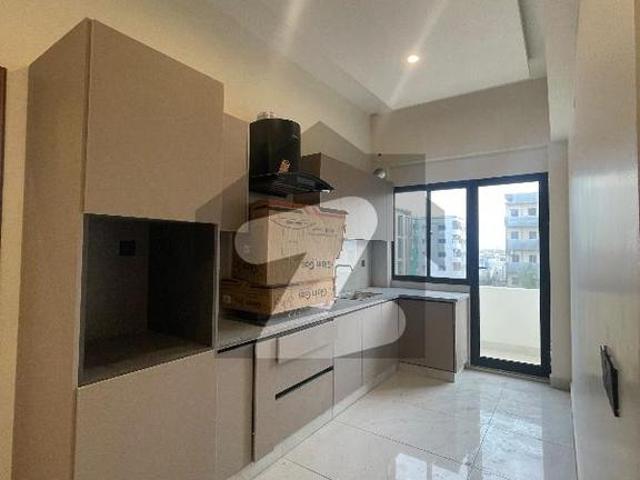 1700 Square Feet Flat For Grabs In DHA Defence DHA Phase 8