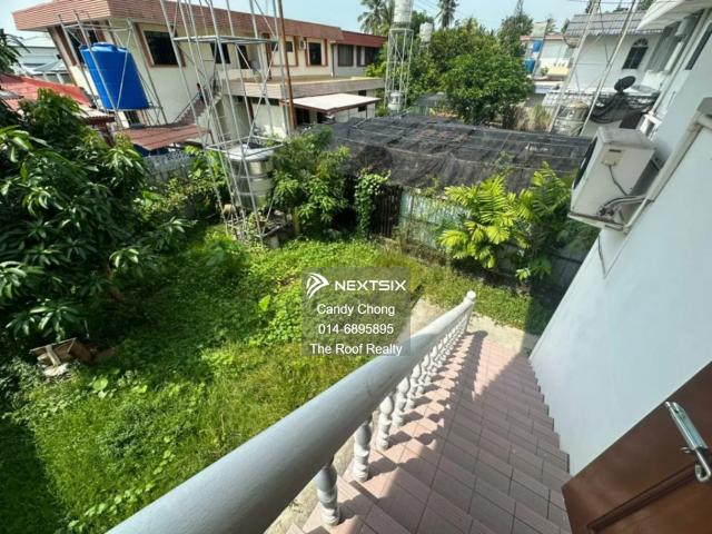 Lily & JasmineApartment @ Tampoi 公寓出售️【3房2厕】1001sqft 有电梯 有保安 靠近 Kipmart Tampoi 买东西吃东西 绝对不是问题️ 去Sutera 就是 2分钟车程 的事情 Selling Price RM250K 想找一间价格亲民、空间够大、生活便利的单位，这间真的值得安排看看