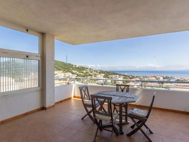 L'ile rousse Charmant T3 standing vue mer imprenable cave, parking & garage