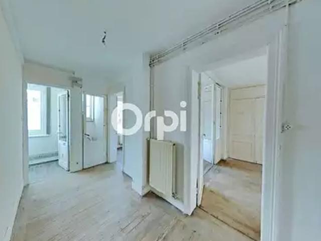 Lille 59000 Achat / Vente appartement 2 pièces t2 au dernier étage cave