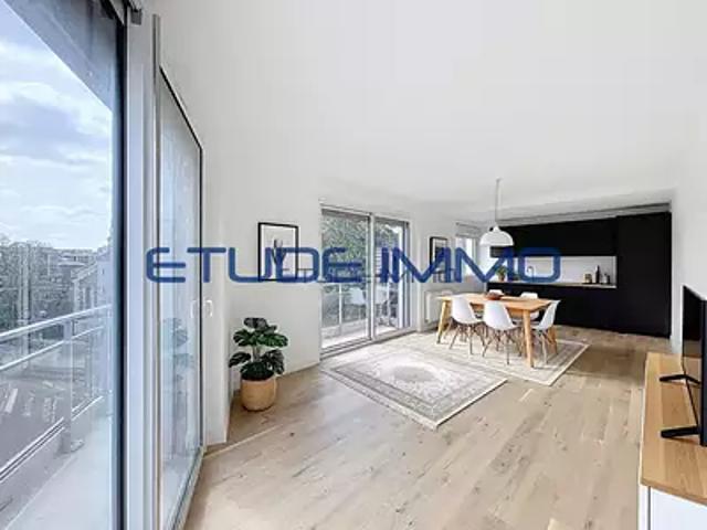 Lille 59000 Achat / Vente appartement 2 pièces t2 au dernier étage cave