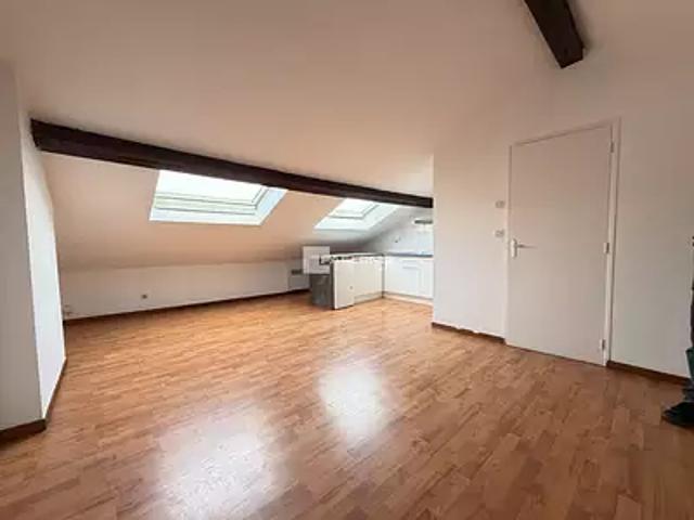 Lille 59000 Achat / Vente appartement 2 pièces t2 au dernier étage