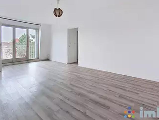 Lille 59000 Achat / Vente appartement 2 pièces t2 au dernier étage