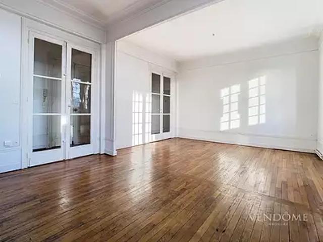 Lille 59000 Achat / Vente appartement 3 pièces t3 au dernier étage cave
