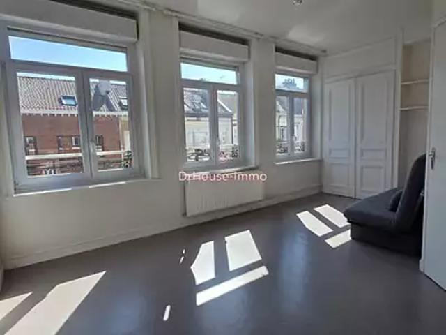 Lille 59000 Location appartement 1 pièce t1 au dernier étage