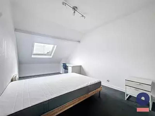 Lille 59000 Location appartement 1 pièce t1 au dernier étage