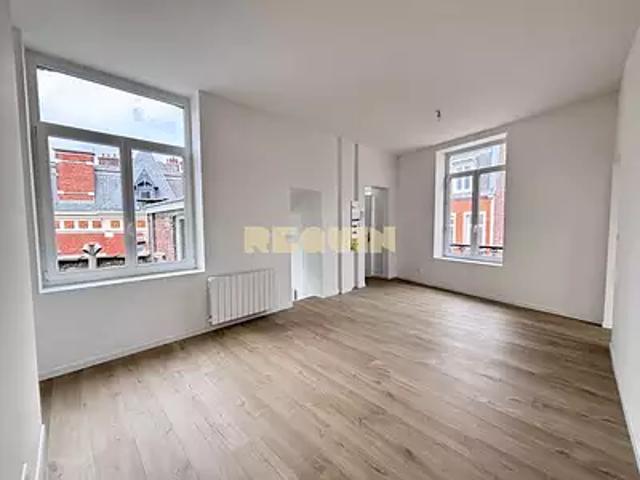 Lille 59800 Achat / Vente appartement 4 pièces t4 au dernier étage parking
