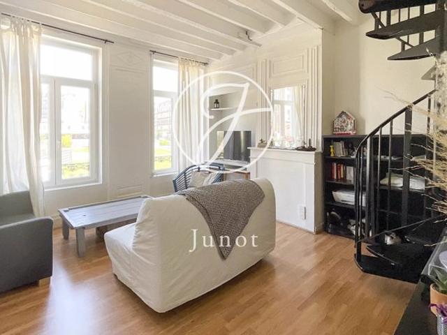 Lille VIEUX LILLE appartement en duplex à vendre 3 pièces 2 chambres 60,05 m² loi carrez