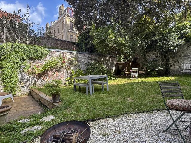 Lille – VIEUX LILLE – Maison à vendre – 10 pièces – 240,43m² habitables – 6 chambres – Terrasse Jardin