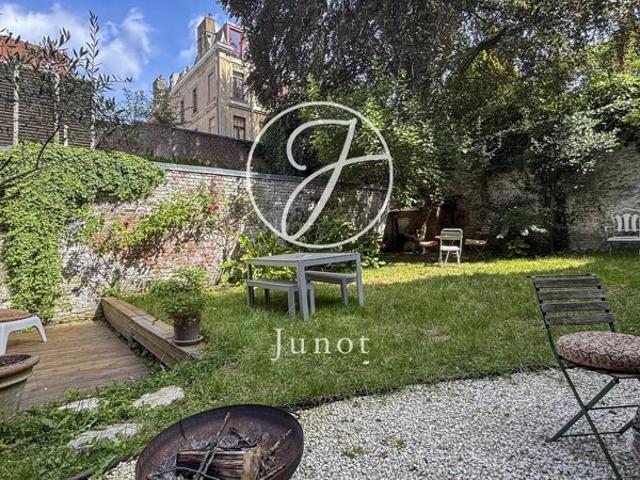 Lille – VIEUX LILLE – Maison à vendre – 10 pièces – 240,43m² habitables – 6 chambres – Terrasse Jardin