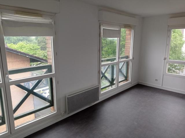 Lille à saisir, location studio en excellent état