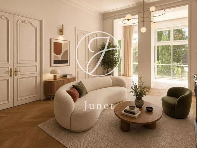 Lille Citadelle/Quai du Wault Maison 530m² 8 chambres 4 salles de bains Garage 4 voitures Jardin duplex de 70m²
