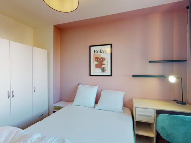 Lille Hoover 5 — Chambre Privée 4