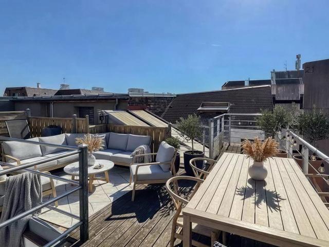 Lille PARVIS SAINT MAURICE Appartement à vendre 5 pièces 202,22 m² 4 chambres Terrasse rooftop Dernier étage Vue panoramique