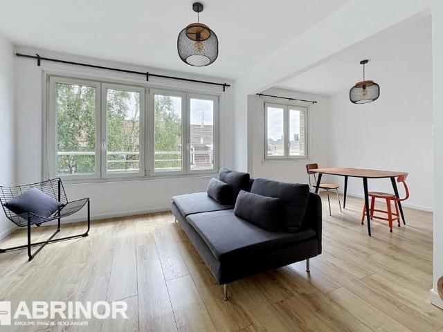 LILLE SAINT MAURICE APPARTEMENT LUMINEUX 3 CHAMBRES AVEC GARAGE ET CAVE