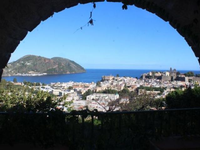 Lipari Isole Eolie, rif. 1046 prestigiosa villa patronale bifamiliare panorami