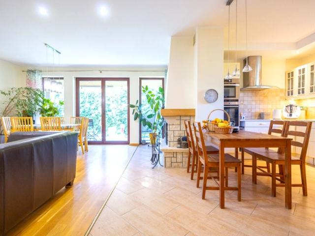 Lipowa 159 m², Groblice
