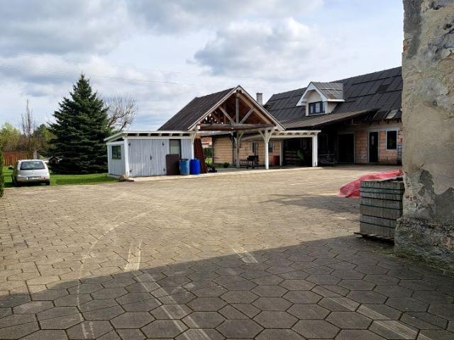Lipowa 9 270 m², Góra