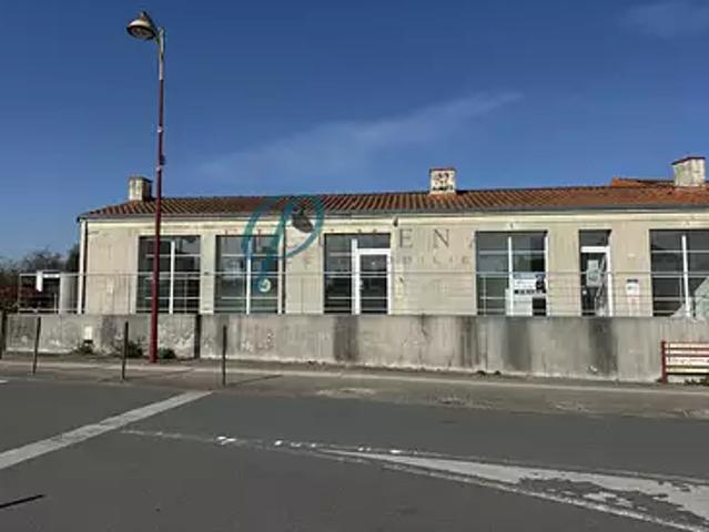 Liré 49530 Achat / Vente divers 4 pièces