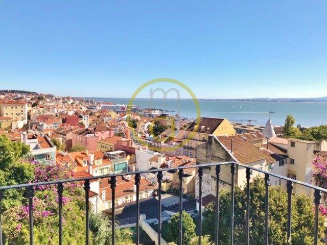 LISBON / LAPA PENTHOUSE T2 with panoramic TERRACE