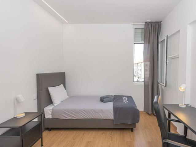 lisbon lisbon 1750 142 102664525
