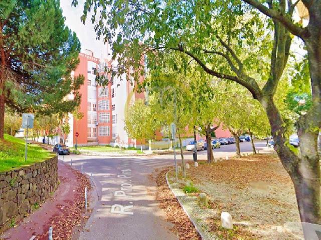 LISBOA / CAMPO GRANDE JARDIM ULMEIROS apt. T4 metro Telheiras Lisboa › Alvalade