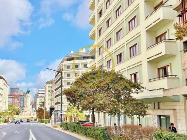 LISBOA AV. LIBERDADE / METRO MARQUÊS penthouseT4 estrear