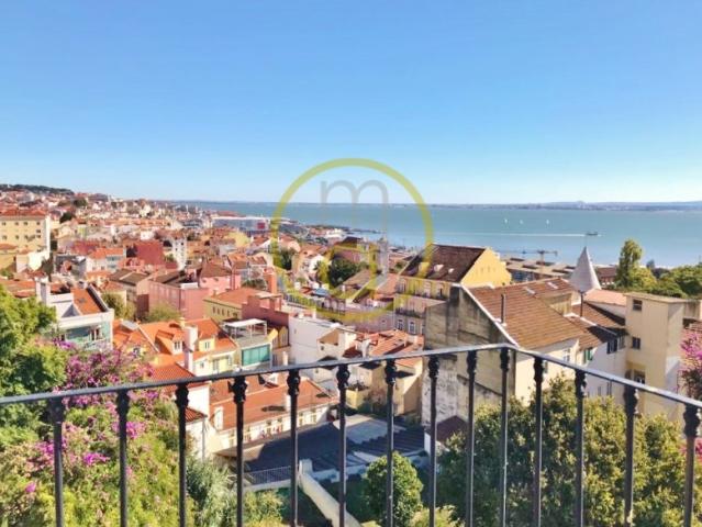 LISBOA / LAPA PENTHOUSE T2 com TERRAÇO panorâmico