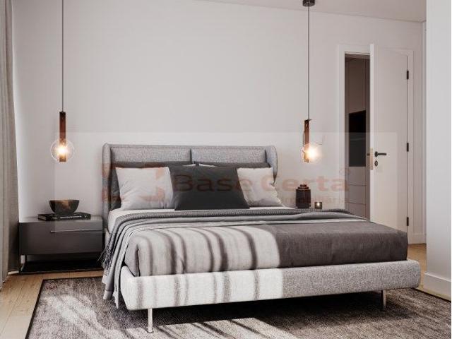 LISBOA / LUMIAR:Condomnio Luxo. Apartamento de 3 assoalhadas, V.
