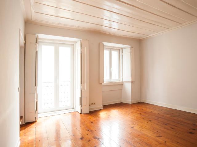Lisboa Praça das Flores Apartamento Duplex T2+1 junto ao Príncipe Real