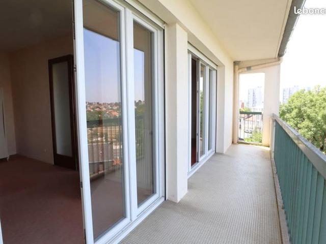 Lisière PENTAGONE, appartement T2 avec VUE dégagée et PARKING privé
