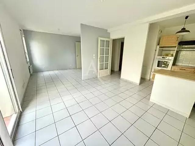 L'Isle Jourdain 32600 Location appartement 2 pièces t2 terrasse