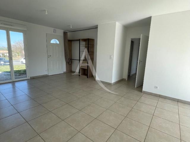 L'Isle Jourdain Location Maison 32