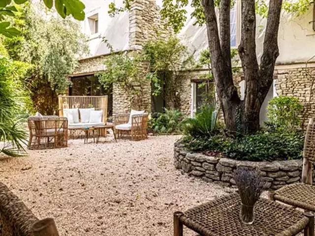 L'Isle sur la Sorgue 84800 Achat / Vente immeuble au dernier étage piscine