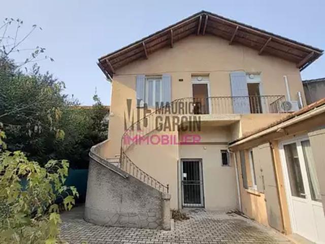 L'Isle sur la Sorgue 84800 Location appartement 3 pièces t3 au dernier étage