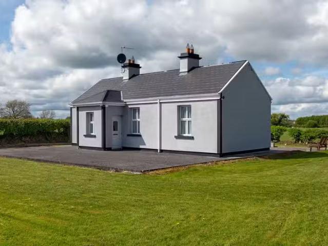 Lismany, Ballinasloe, Co. Galway, H53XC86 is for sale