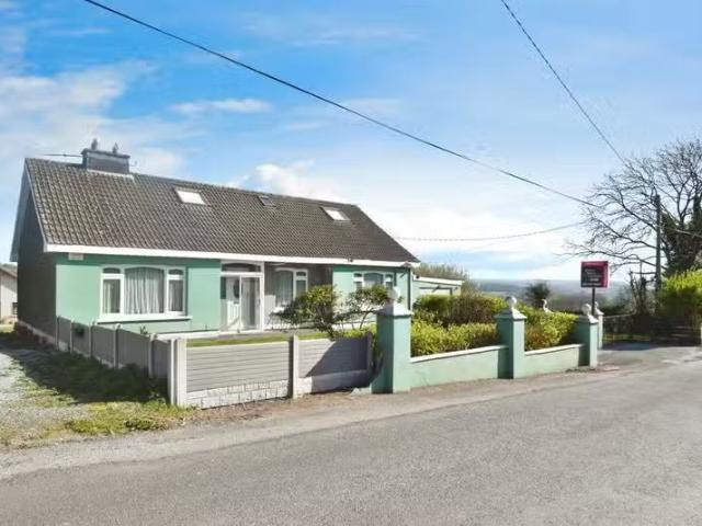 Lisnahorna, White's Cross, Co. Cork, T23PD39 is for sale
