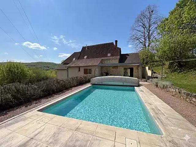 Lissac et Mouret 46100 Achat / Vente maison 4 pièces t4 au dernier étage piscine